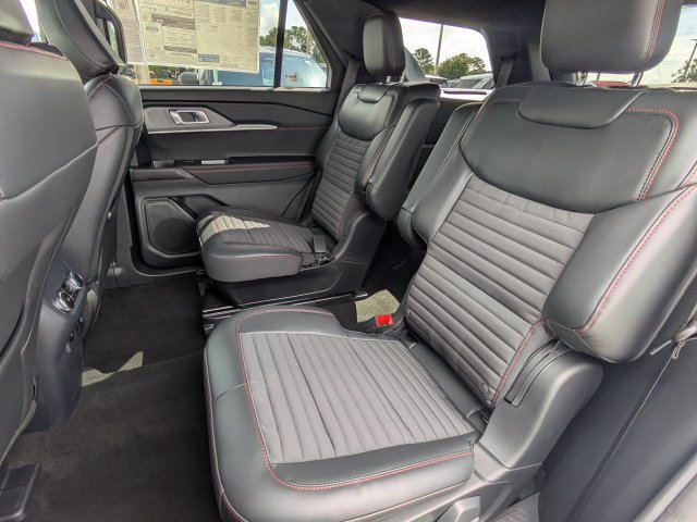 New 2026 Ford Explorer ST-Line w/ ST-Line Street Pack RWD image 14
