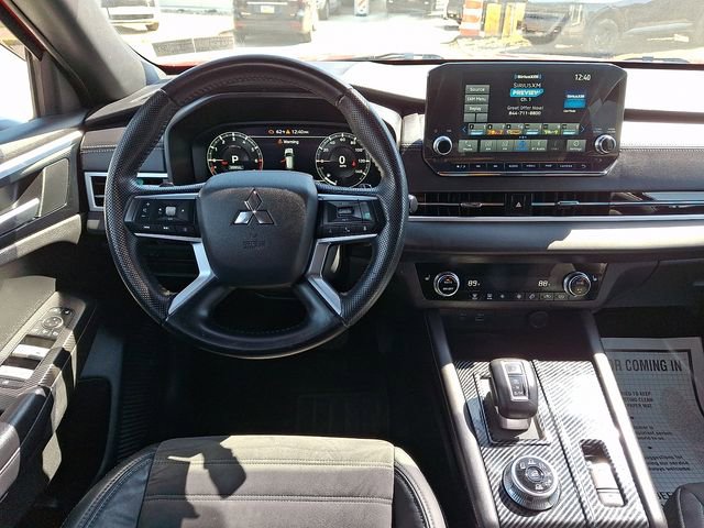 Used 2023 Mitsubishi Outlander SE Black Edition image 11