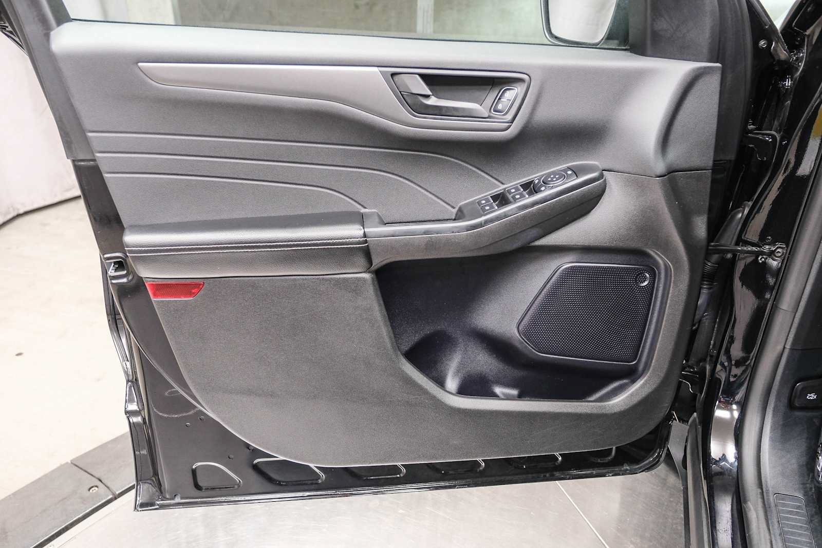 Used 2024 Ford Escape Active FWD image 29