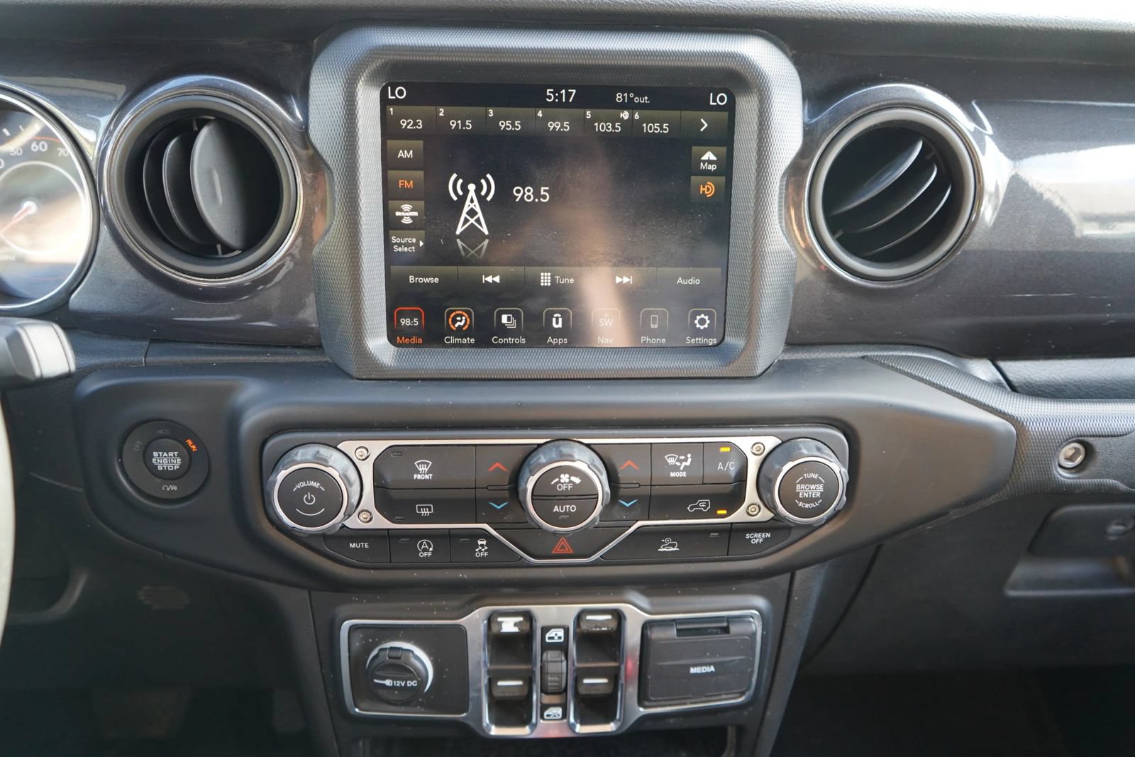 Used 2021 Jeep Gladiator Sport AWD/4WD image 12