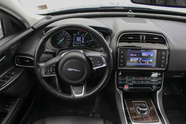 Used 2018 Jaguar XE Prestige AWD/4WD image 26