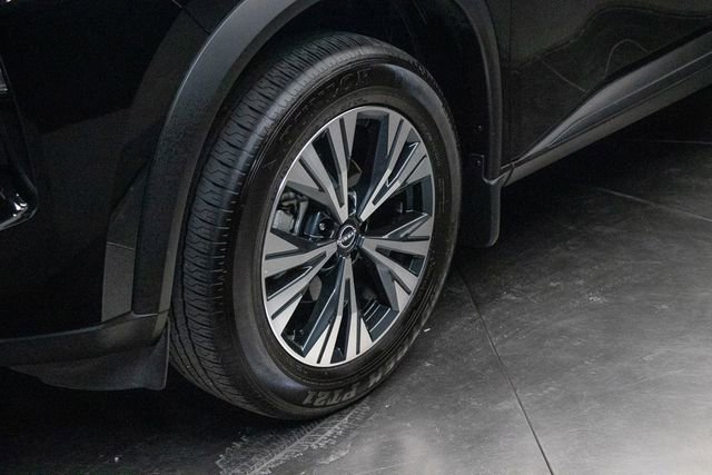 Used 2023 Nissan Rogue SV image 7