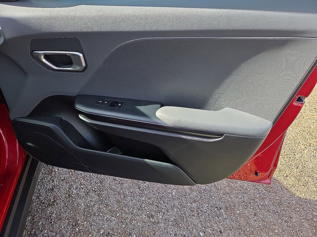 Used 2025 Kia K4 LXS image 15