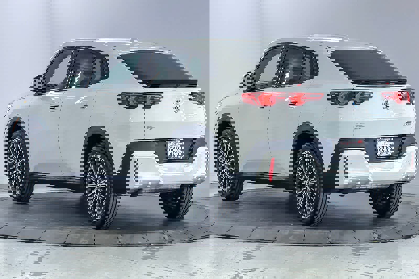 Used 2025 BMW X2 xDrive28i w/ Technology Package image 6