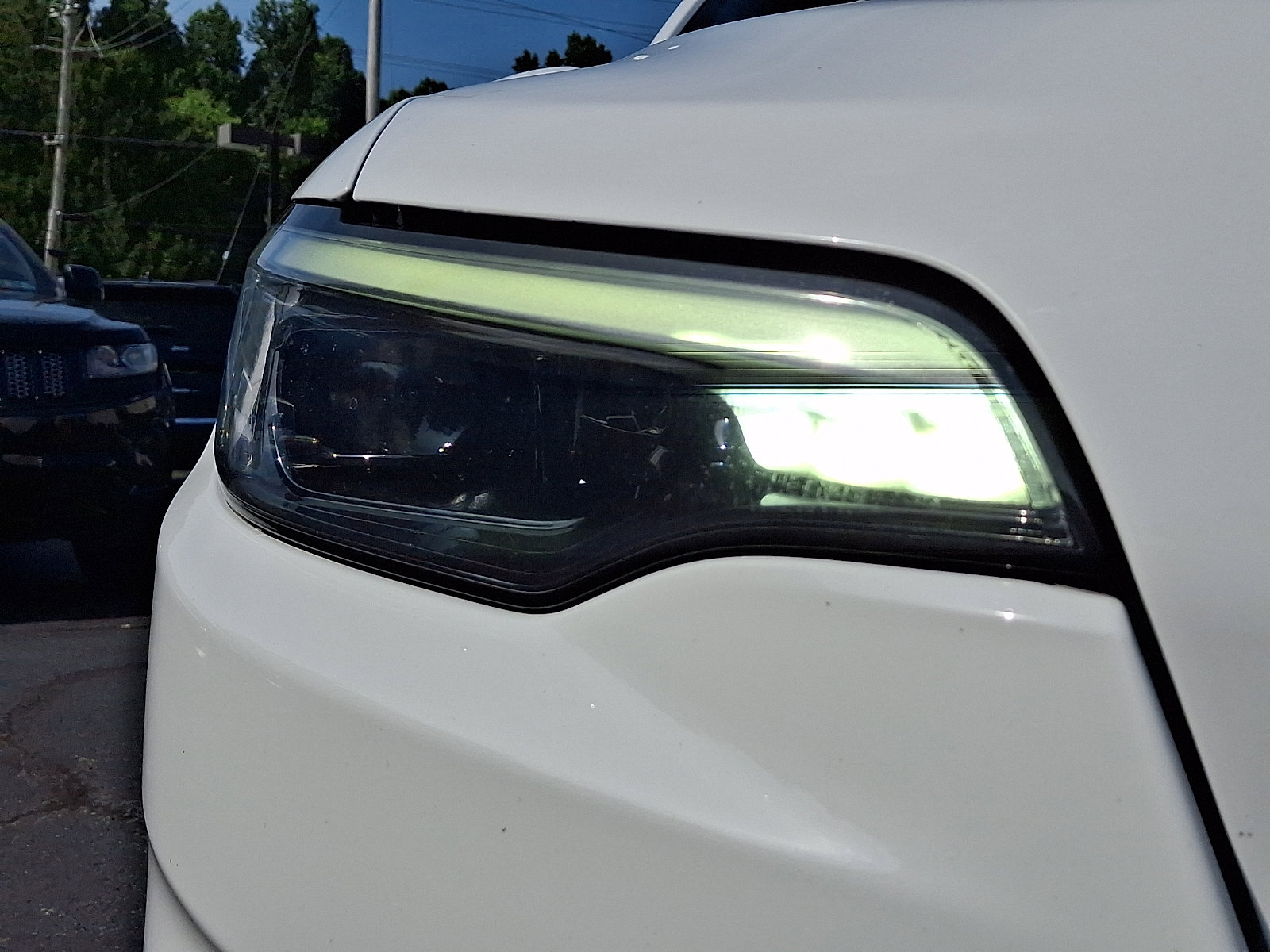Certified 2020 Jeep Cherokee Latitude Plus AWD/4WD image 8