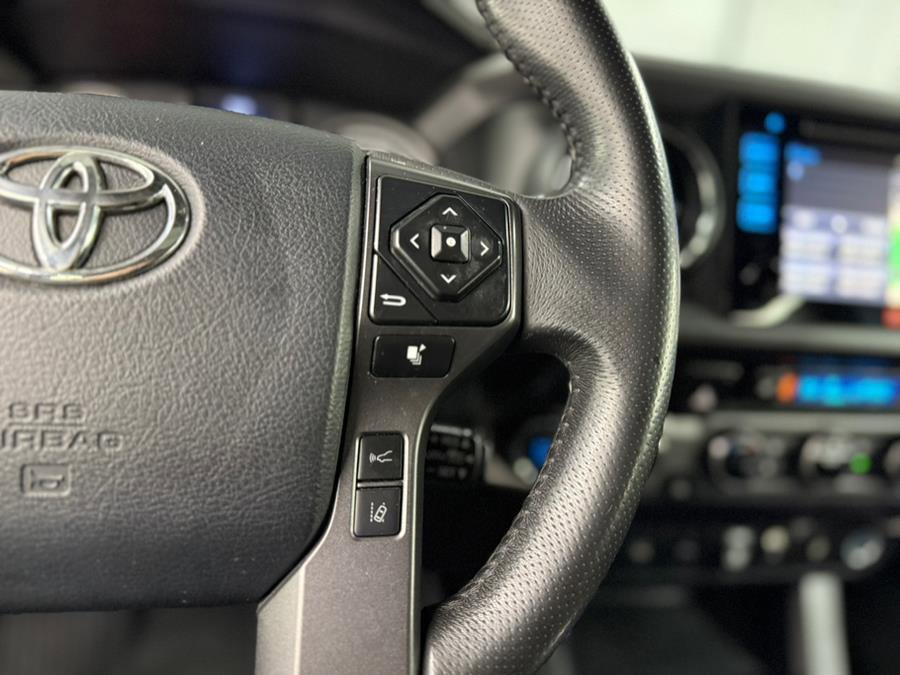 Used 2018 Toyota Tacoma TRD Sport image 32
