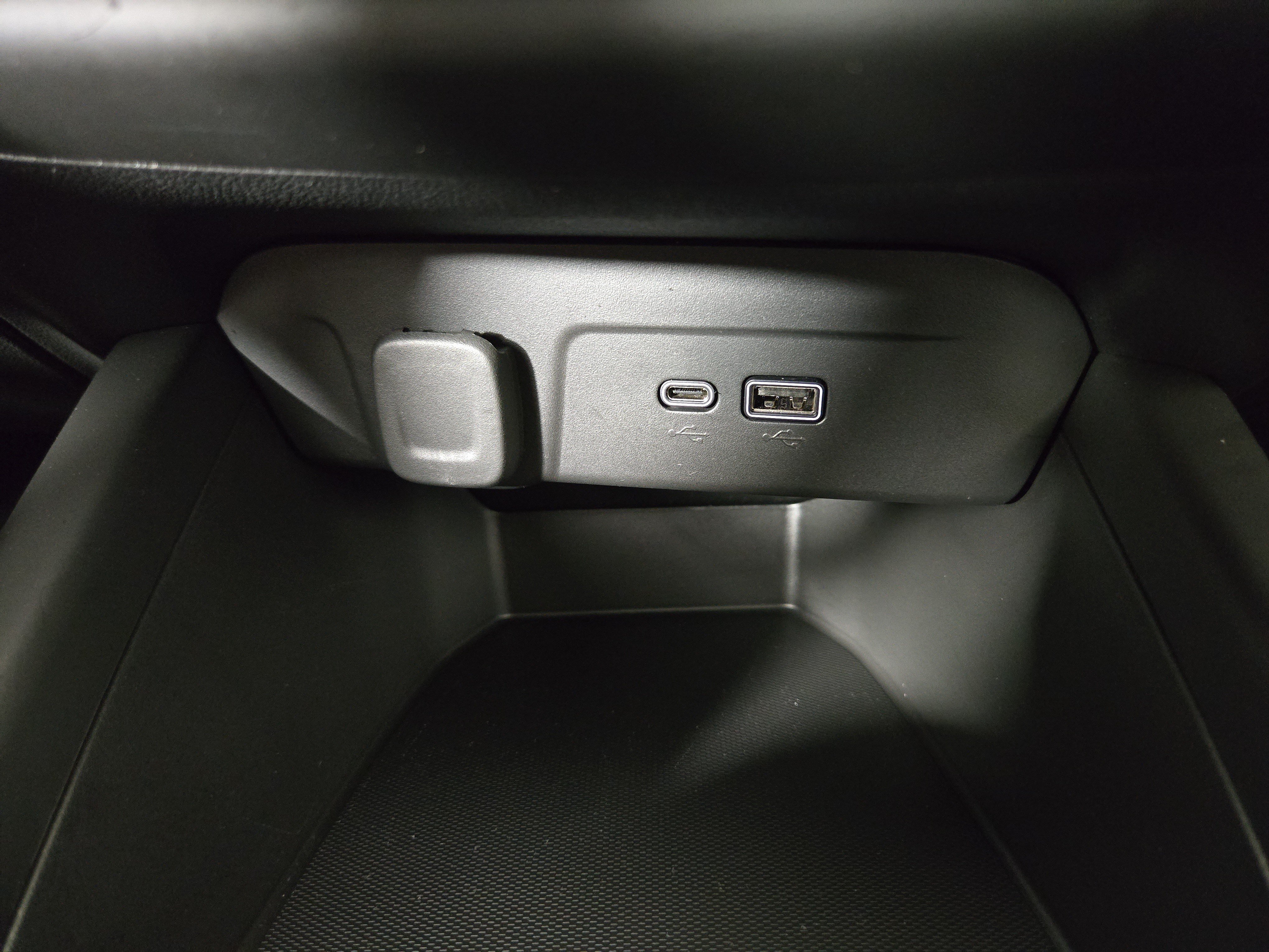 Certified 2024 Chevrolet Trax RS w/ Sunroof Package FWD image 26
