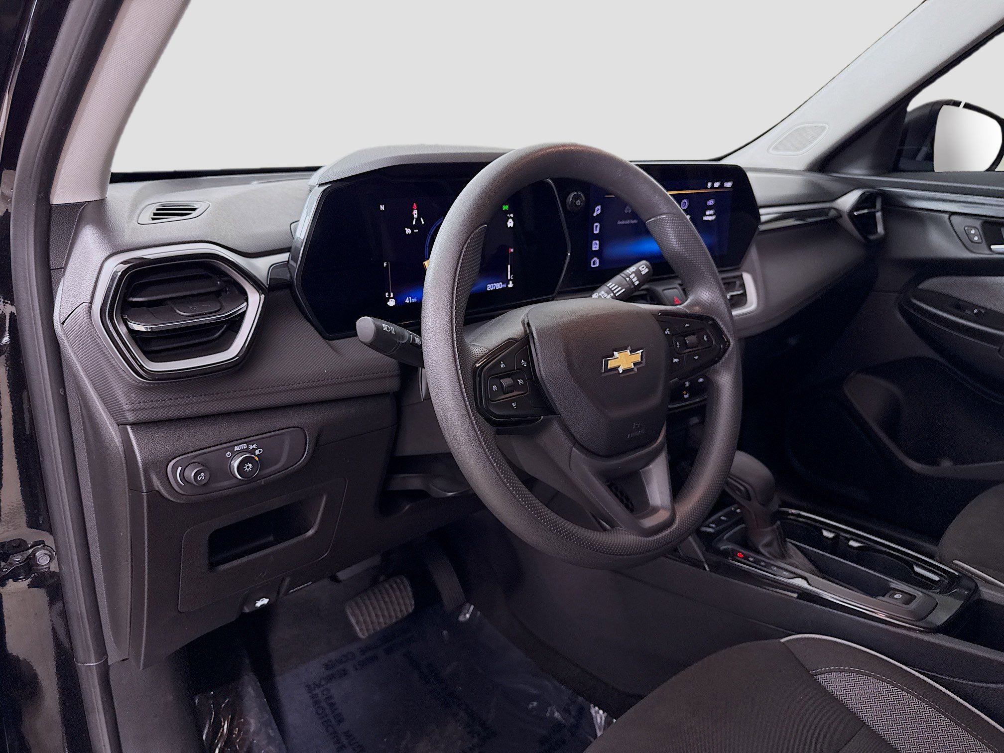 Used 2025 Chevrolet TrailBlazer LS w/ LS Convenience Package FWD image 9