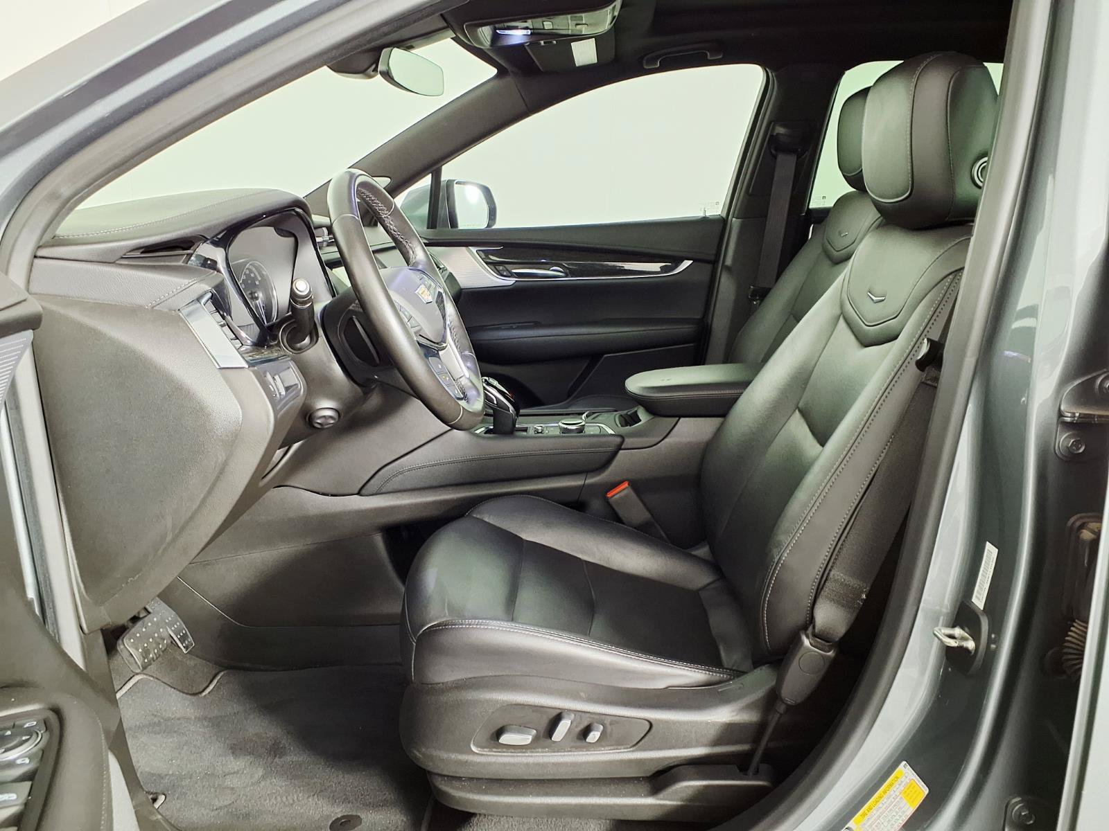 Used 2021 Cadillac XT5 Premium Luxury FWD image 17