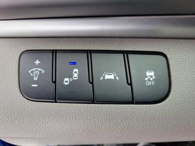 Used 2020 Hyundai Elantra SEL FWD image 17