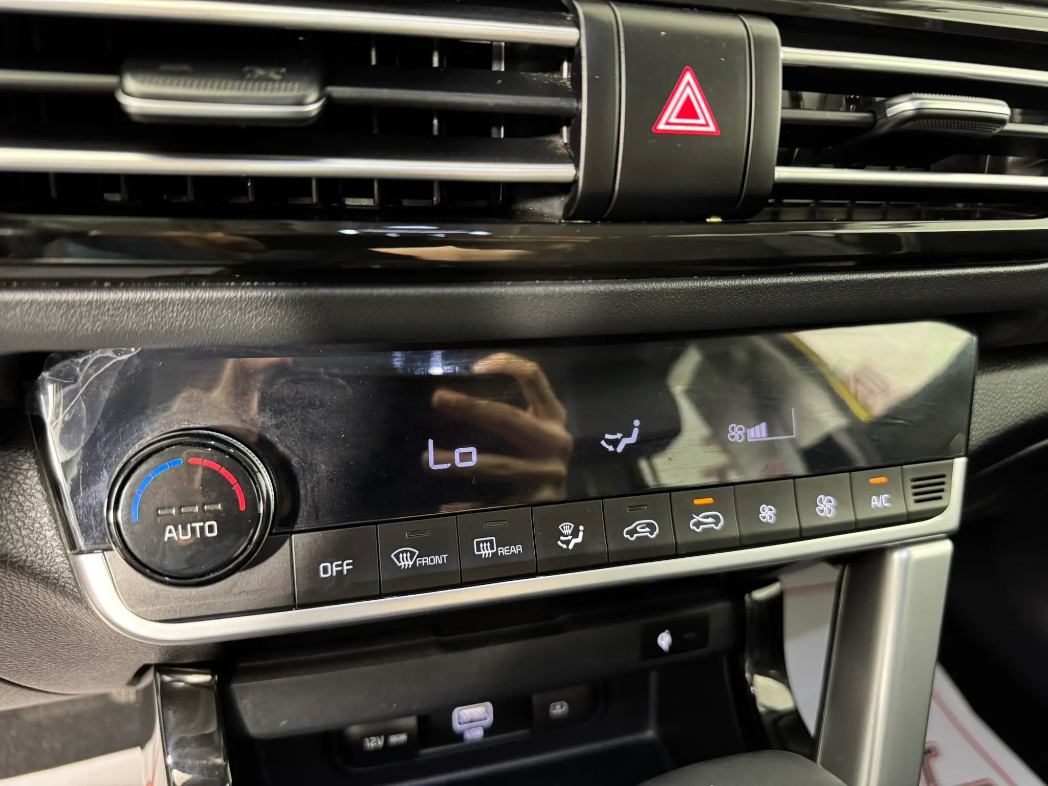 Used 2023 Kia Seltos SX w/ SX Sunroof Package AWD/4WD image 21