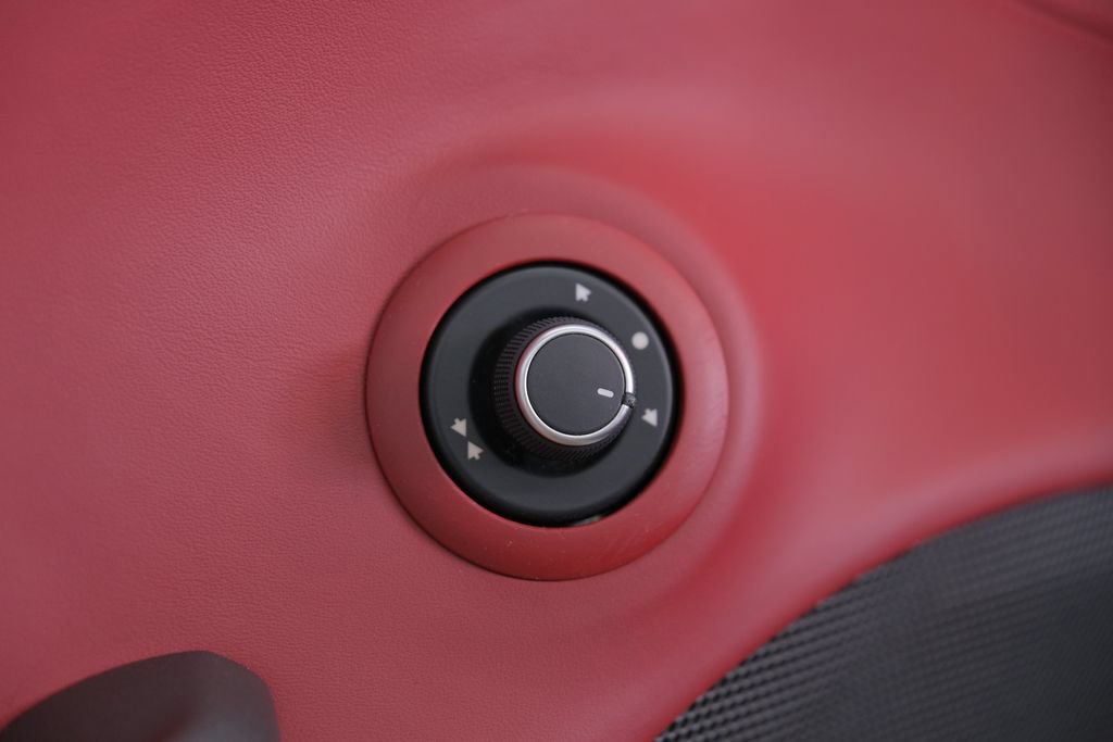 Used 2018 Ferrari 488 Spider RWD image 34