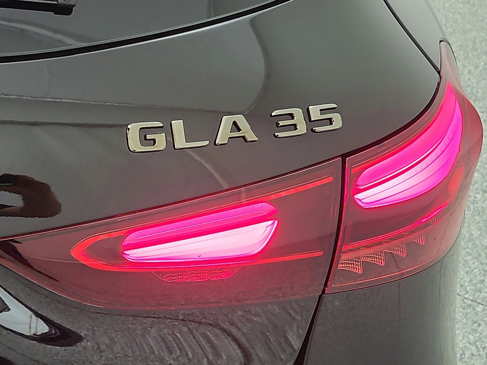 New 2026 Mercedes-Benz GLA 35 AMG 4MATIC image 16