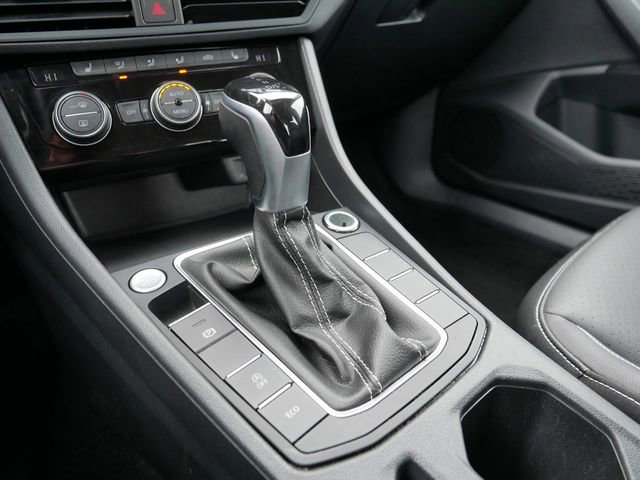 Certified 2024 Volkswagen Jetta SE image 32