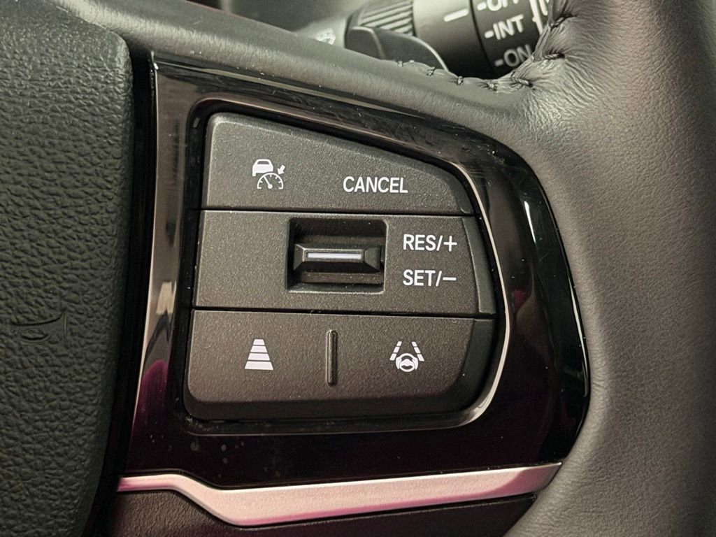 Used 2025 Honda Odyssey Touring image 41