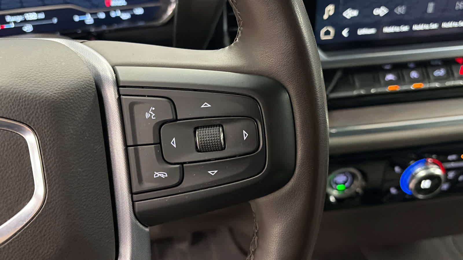 Used 2023 GMC Sierra 1500 SLT image 12