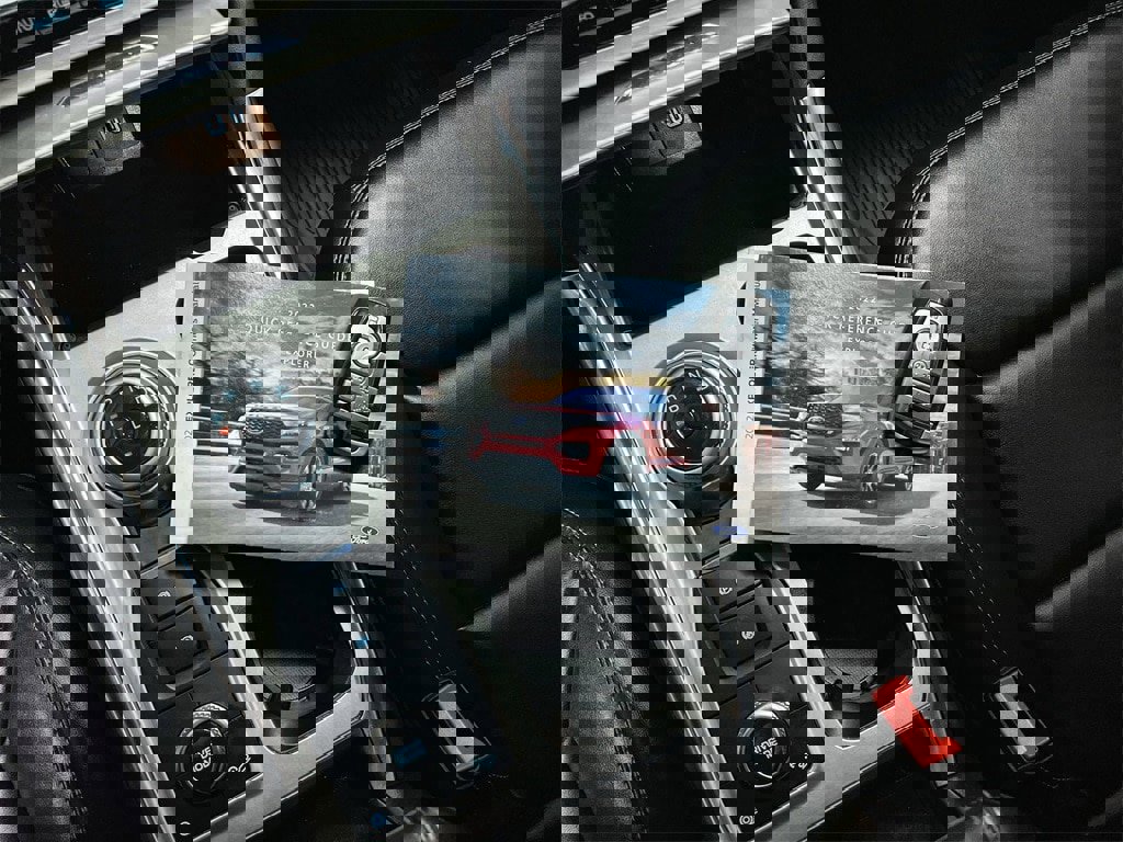 Used 2022 Ford Explorer XLT w/ Equipment Group 202A image 38