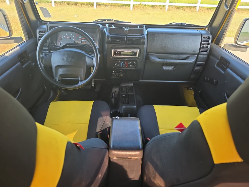 Used 2004 Jeep Wrangler 4WD image 9