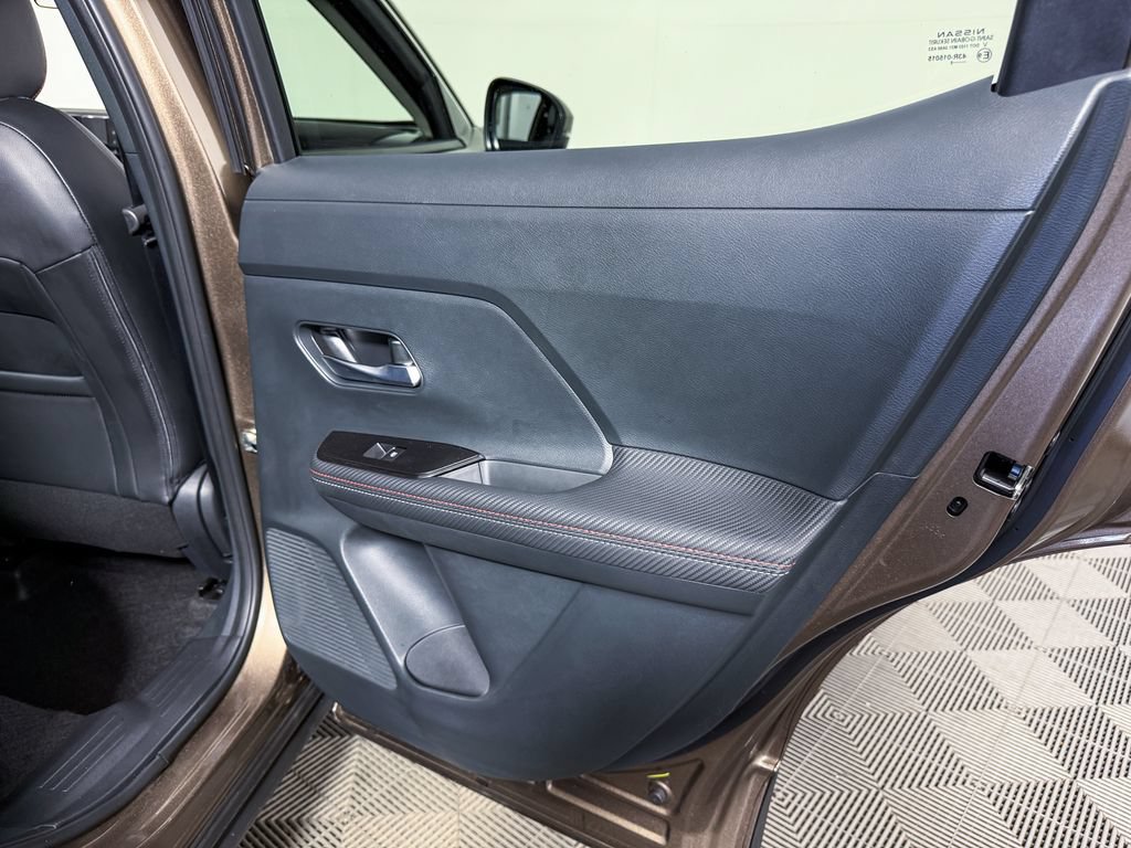 Certified 2025 Nissan Kicks SR AWD/4WD image 46
