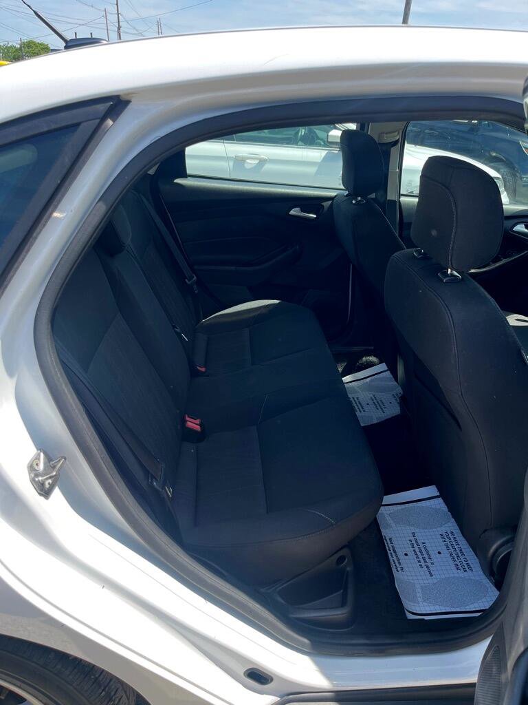 Used 2018 Ford Focus SE image 17