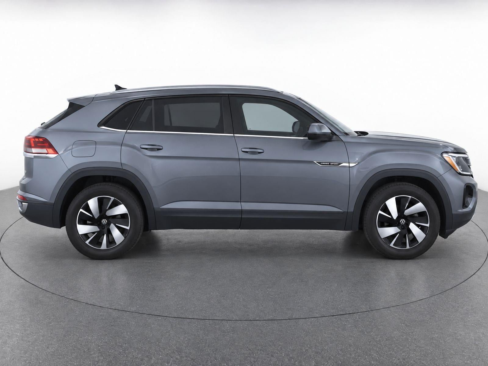 Used 2024 Volkswagen Atlas Cross Sport SE w/ Panoramic Sunroof Package AWD/4WD image 8