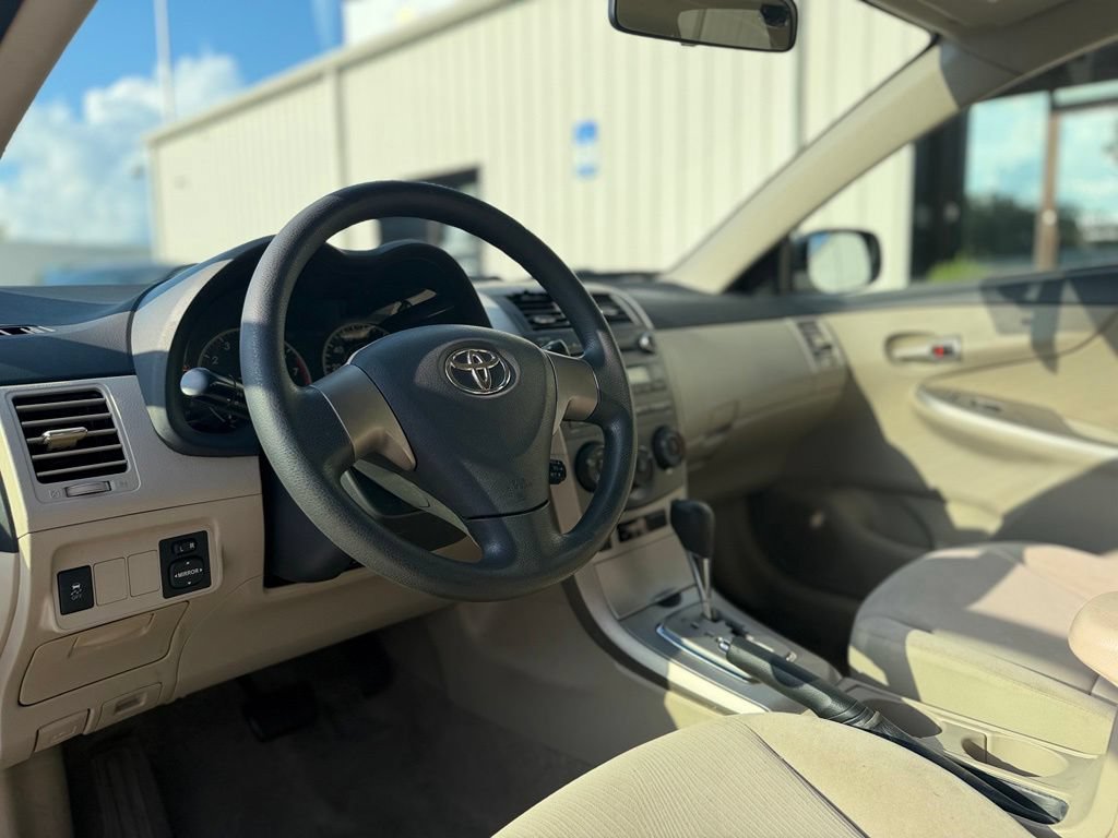Used 2011 Toyota Corolla LE FWD image 14