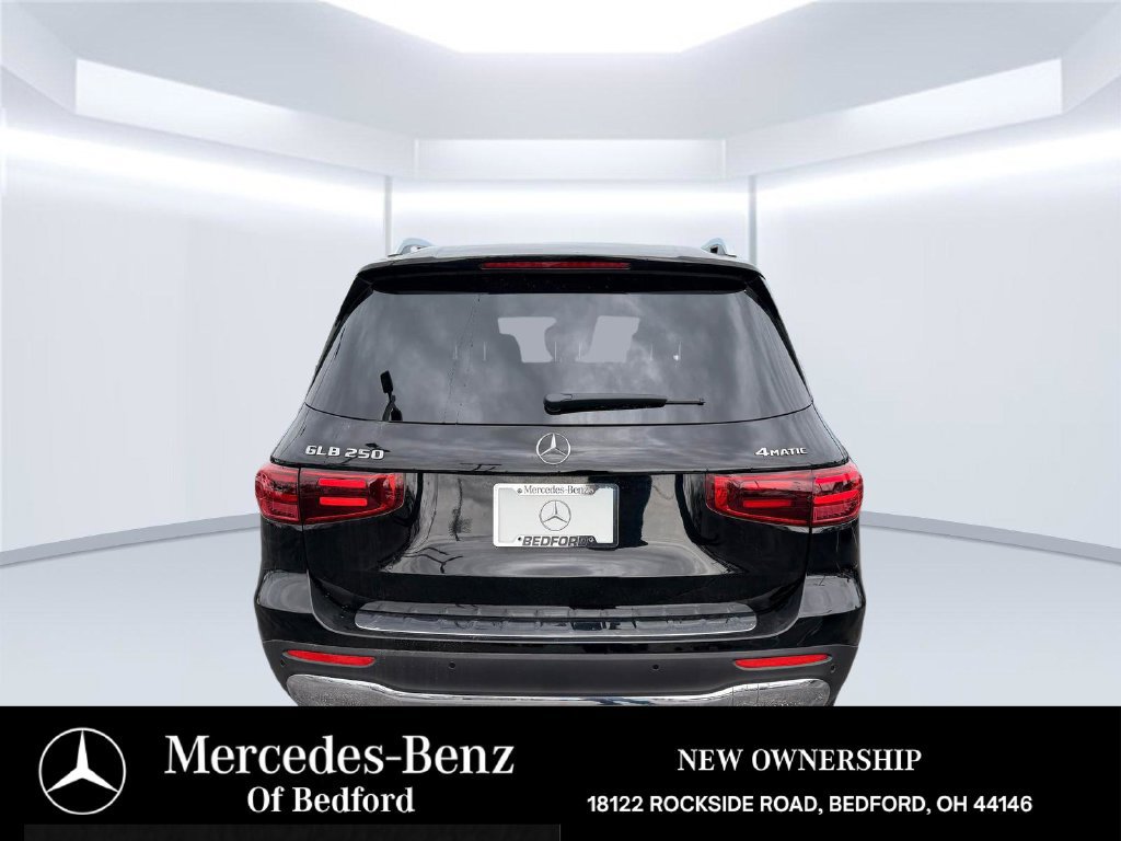 Used 2026 Mercedes-Benz GLB 250 4MATIC image 5