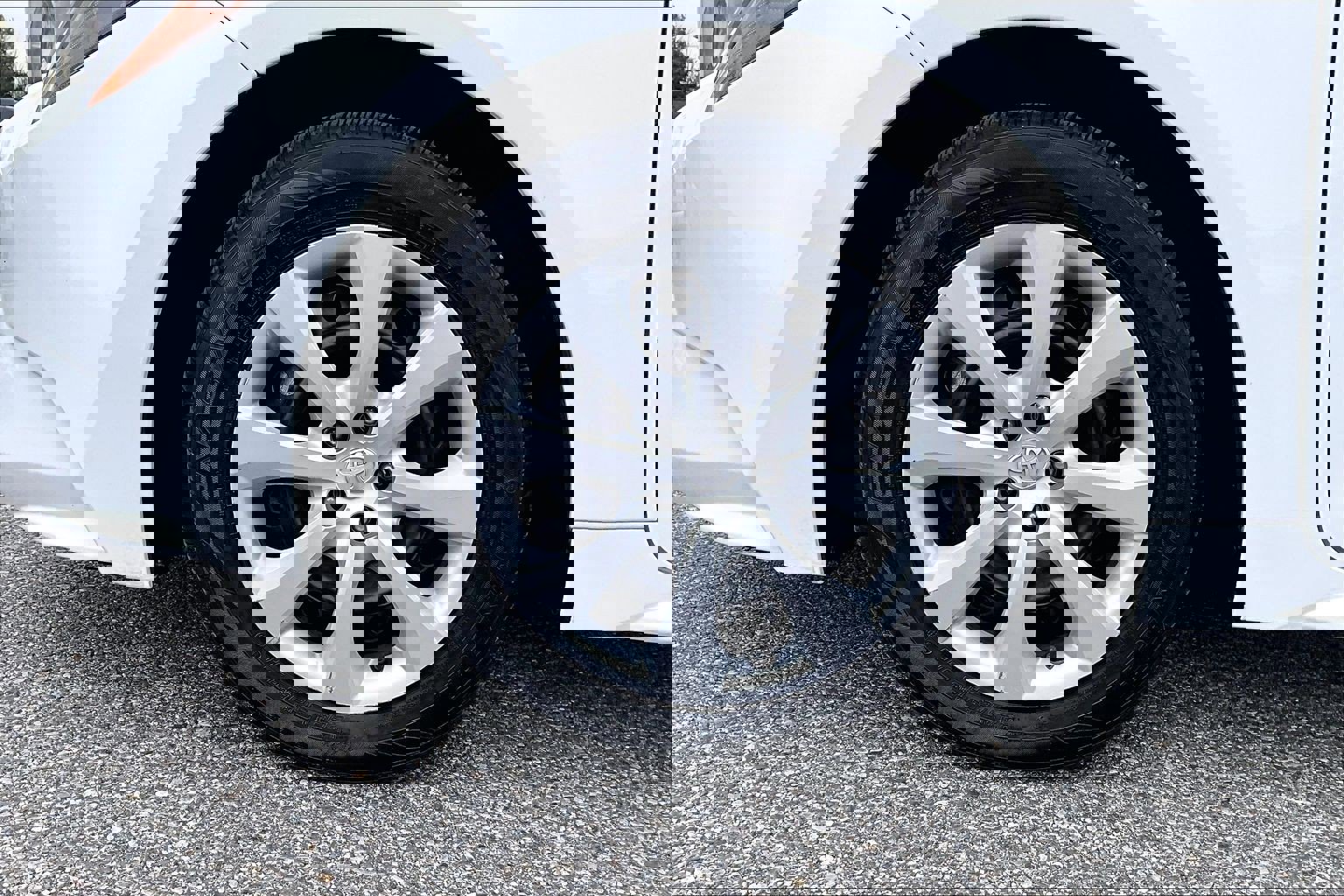 Used 2025 Toyota Corolla LE image 9