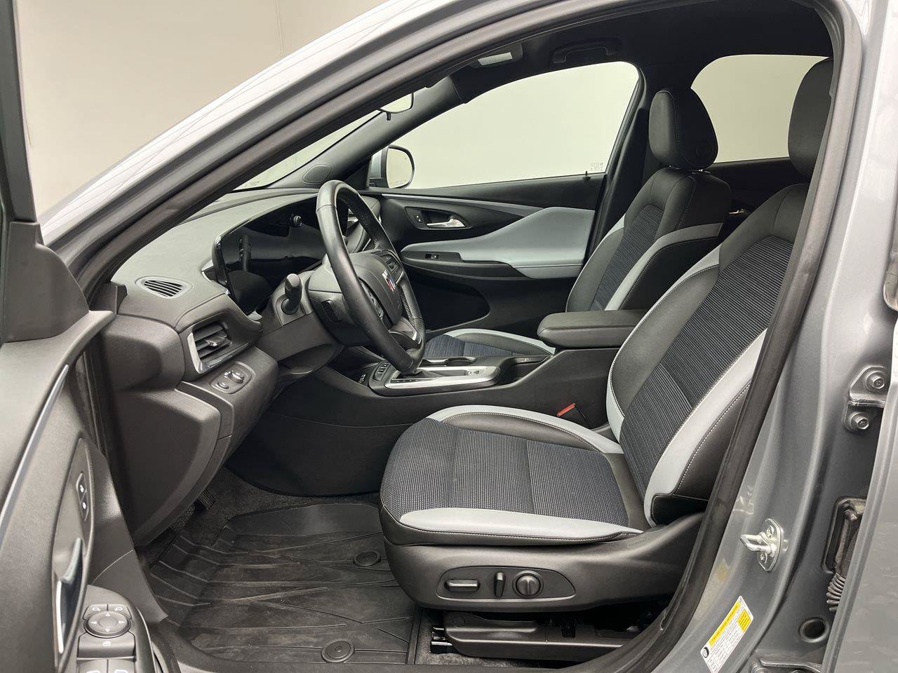 Certified 2024 Buick Envista Preferred w/ Convenience I Package FWD image 3