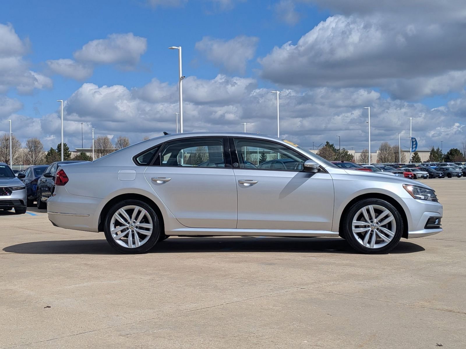 Used 2019 Volkswagen Passat 2.0T Wolfsburg w/ Wheels & Sunroof Package image 5