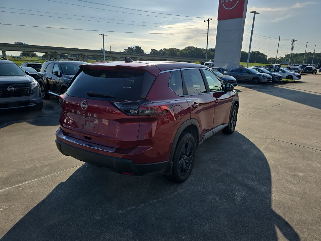 Used 2026 Nissan Rogue SV w/ Cold Weather Package FWD image 6