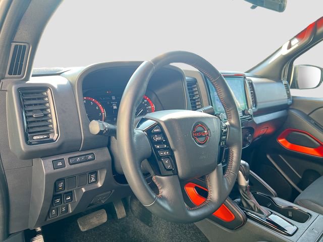 Used 2022 Nissan Frontier PRO-4X image 8