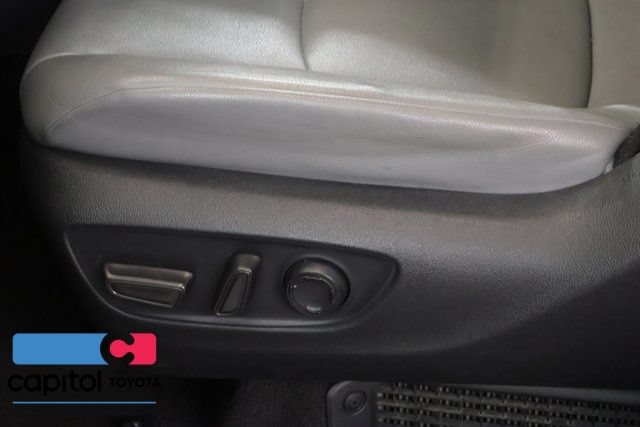 Used 2023 Toyota Sienna XLE FWD image 13