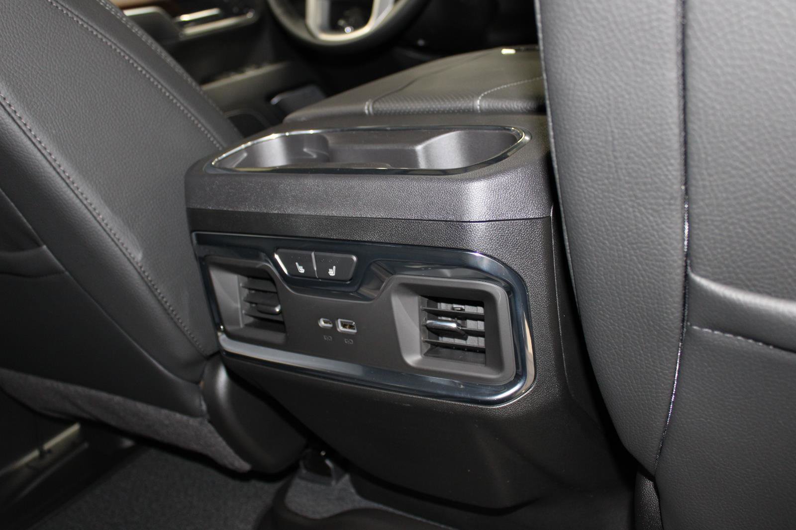 New 2026 GMC Sierra 2500 Denali w/ Denali Reserve Package image 23