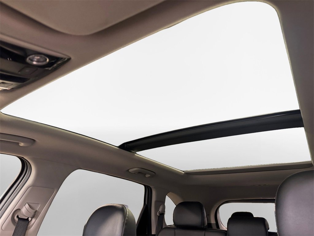 Certified 2022 Kia Sorento S w/ Panoramic Sunroof Package image 23