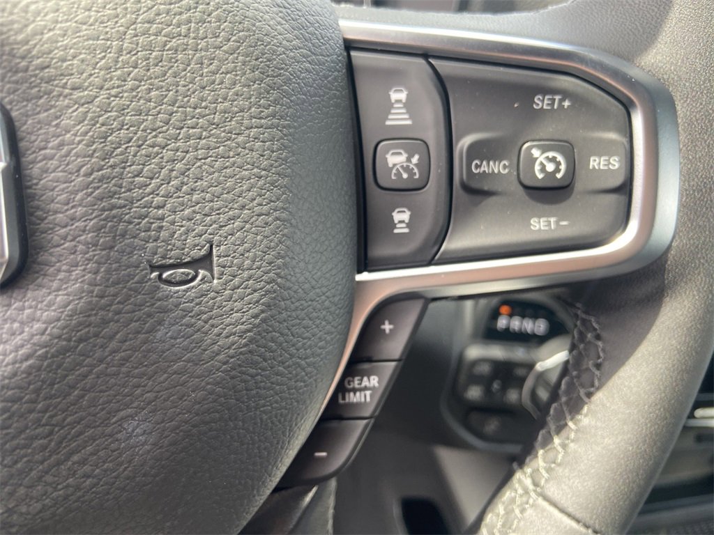 New 2026 RAM 1500 4x4 Crew Cab image 17