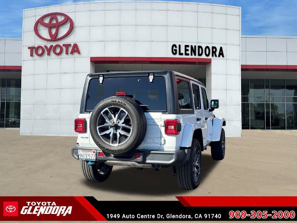 Used 2024 Jeep Wrangler Unlimited w/ Convenience Group AWD/4WD image 10