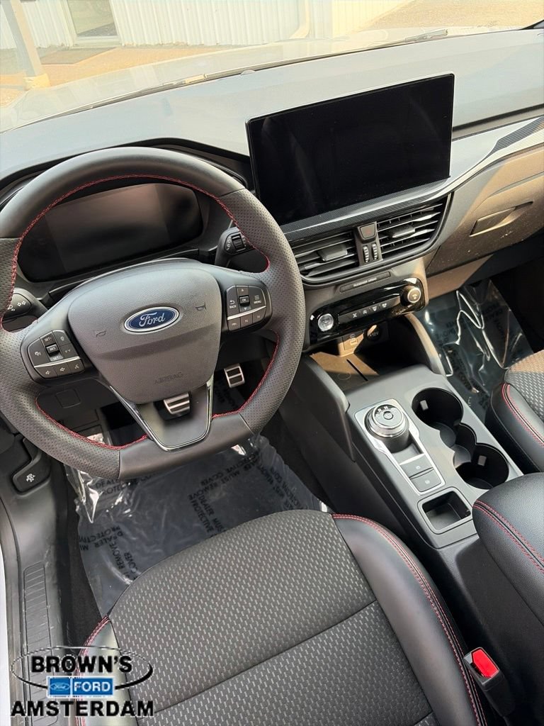 Used 2023 Ford Escape ST-Line w/ Tech Pack #1 AWD/4WD image 2