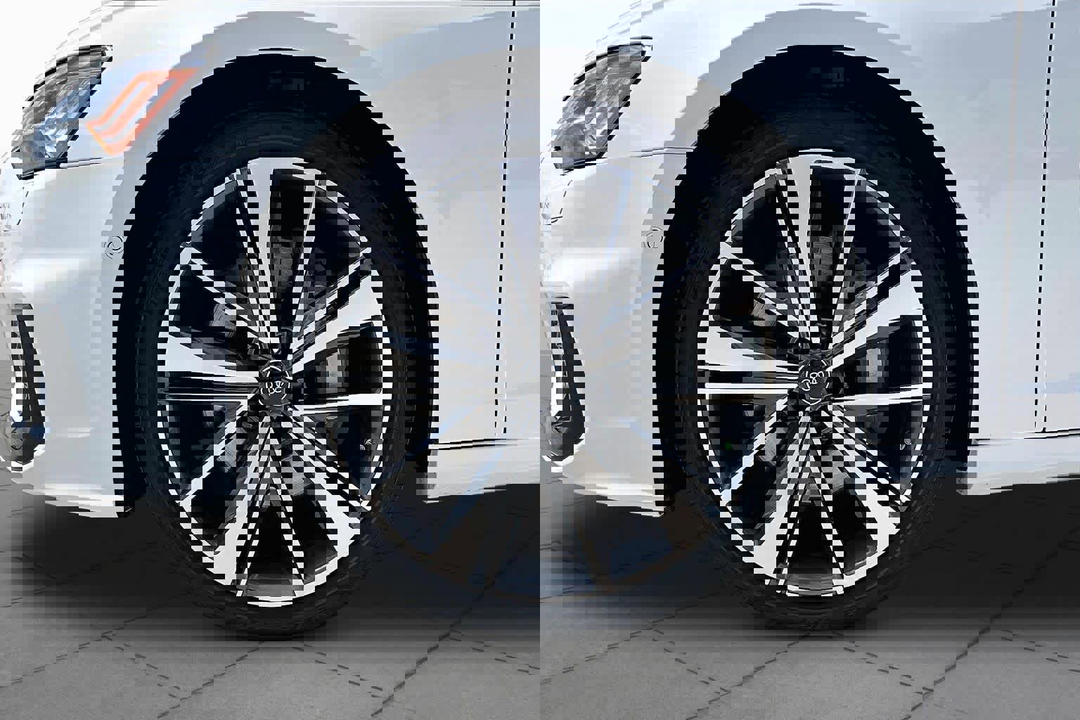 Used 2025 Audi A6 3.0T Prestige image 11