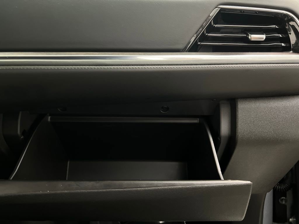 Used 2025 Chevrolet Tahoe LT image 27