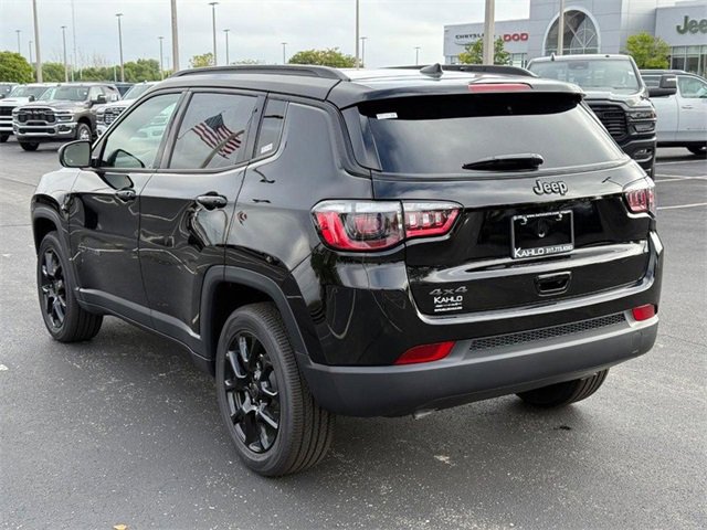 New 2025 Jeep Compass Latitude w/ Sun & Sound Group image 5