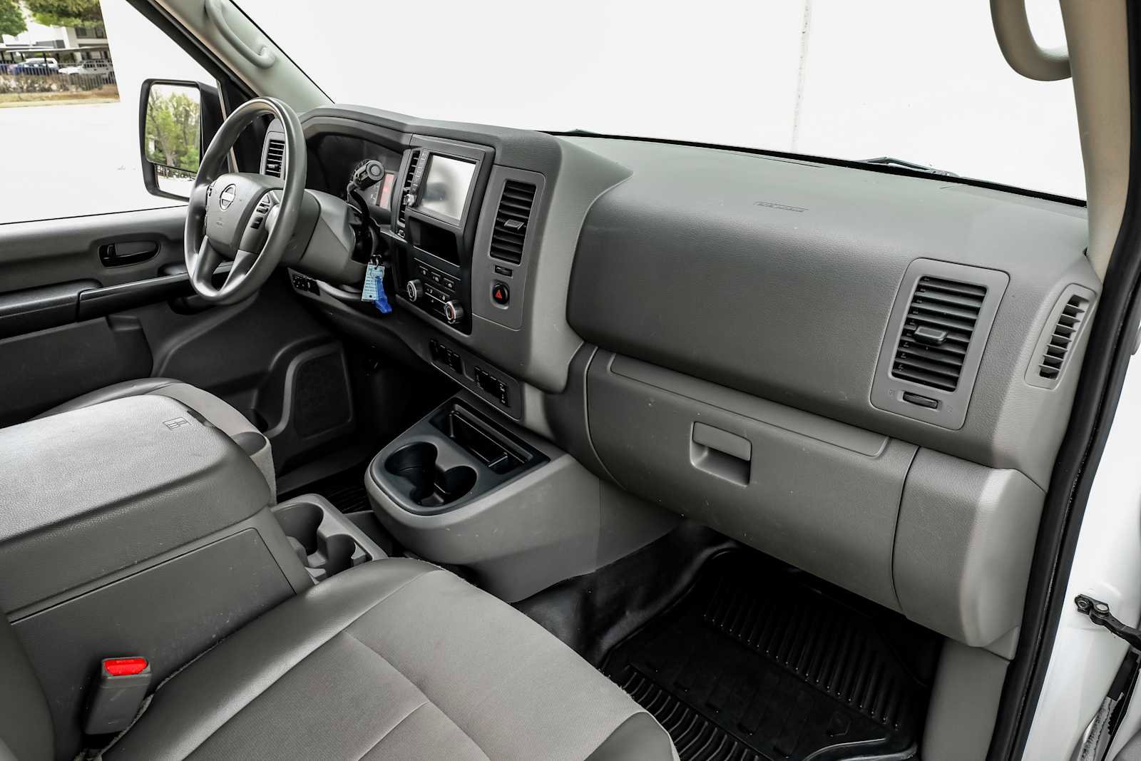 Used 2020 Nissan NV 2500 SV image 15