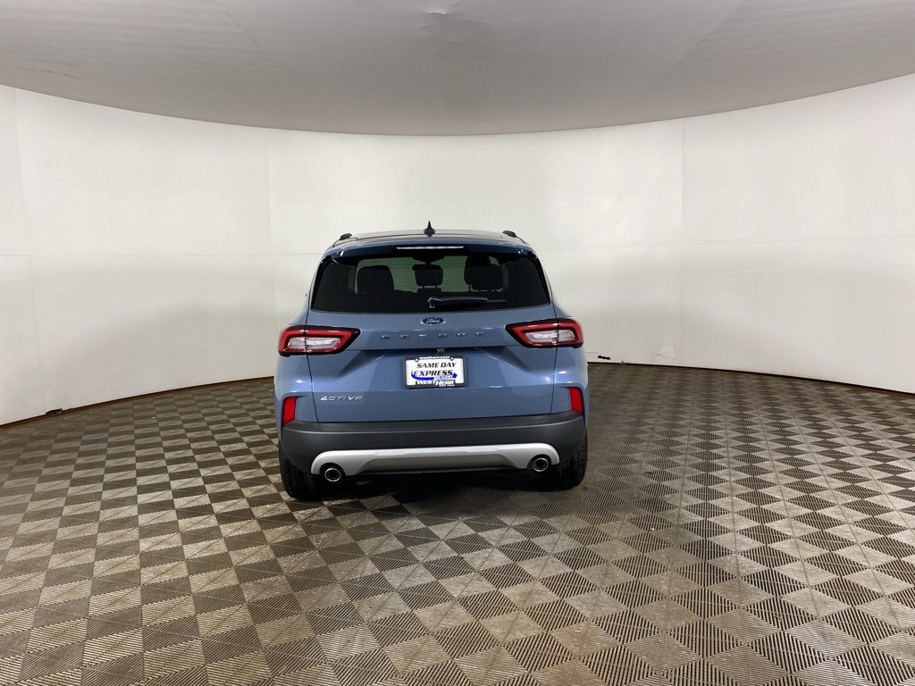 Used 2025 Ford Escape Active image 2