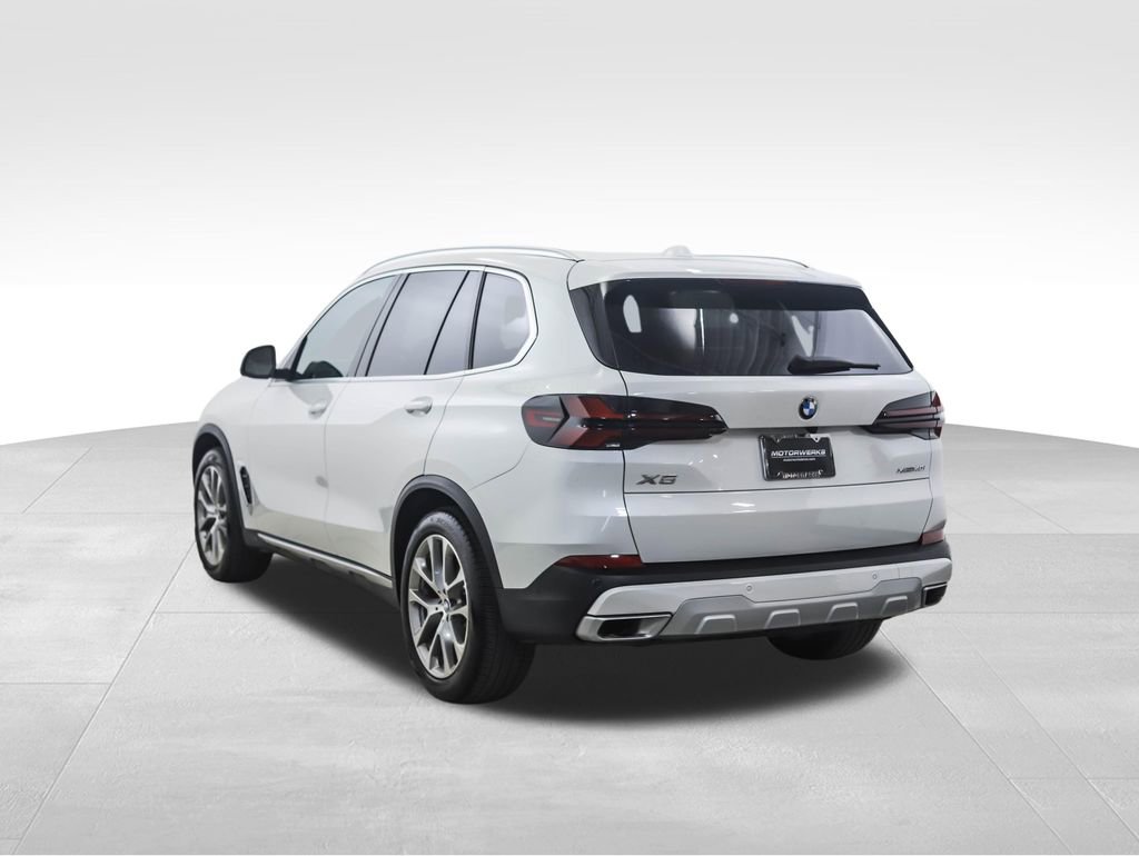 Certified 2024 BMW X5 xDrive40i w/ Executive Package image 3