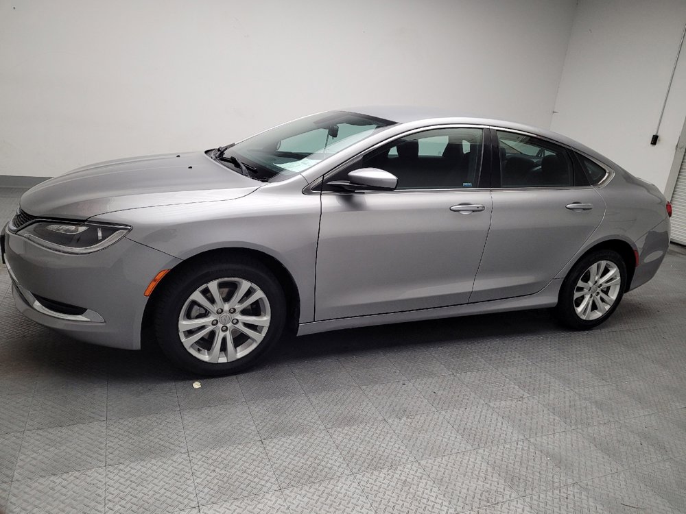 Used 2015 Chrysler 200 Limited w/ Convenience Group FWD image 2