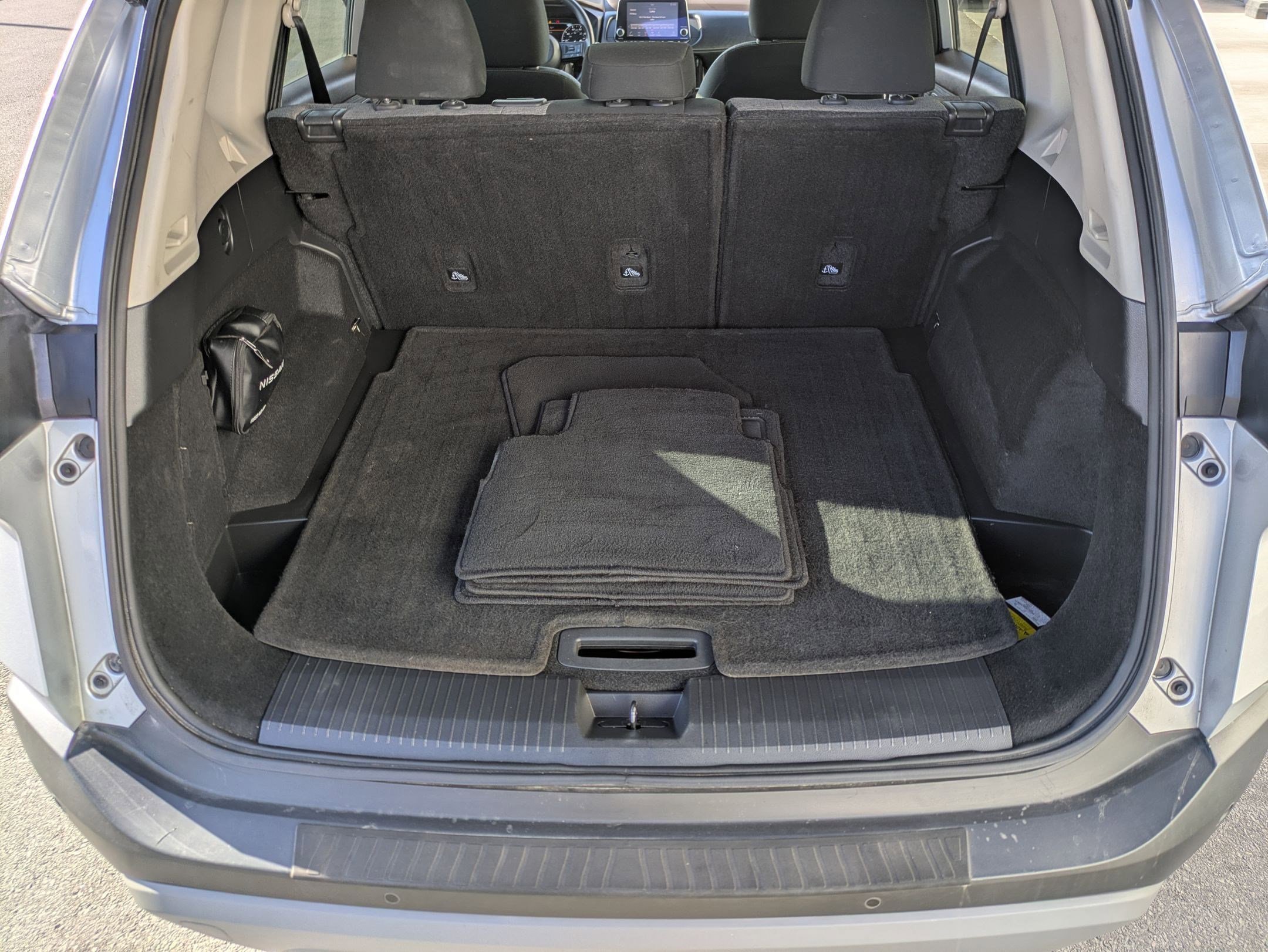 Used 2022 Nissan Rogue SV image 30