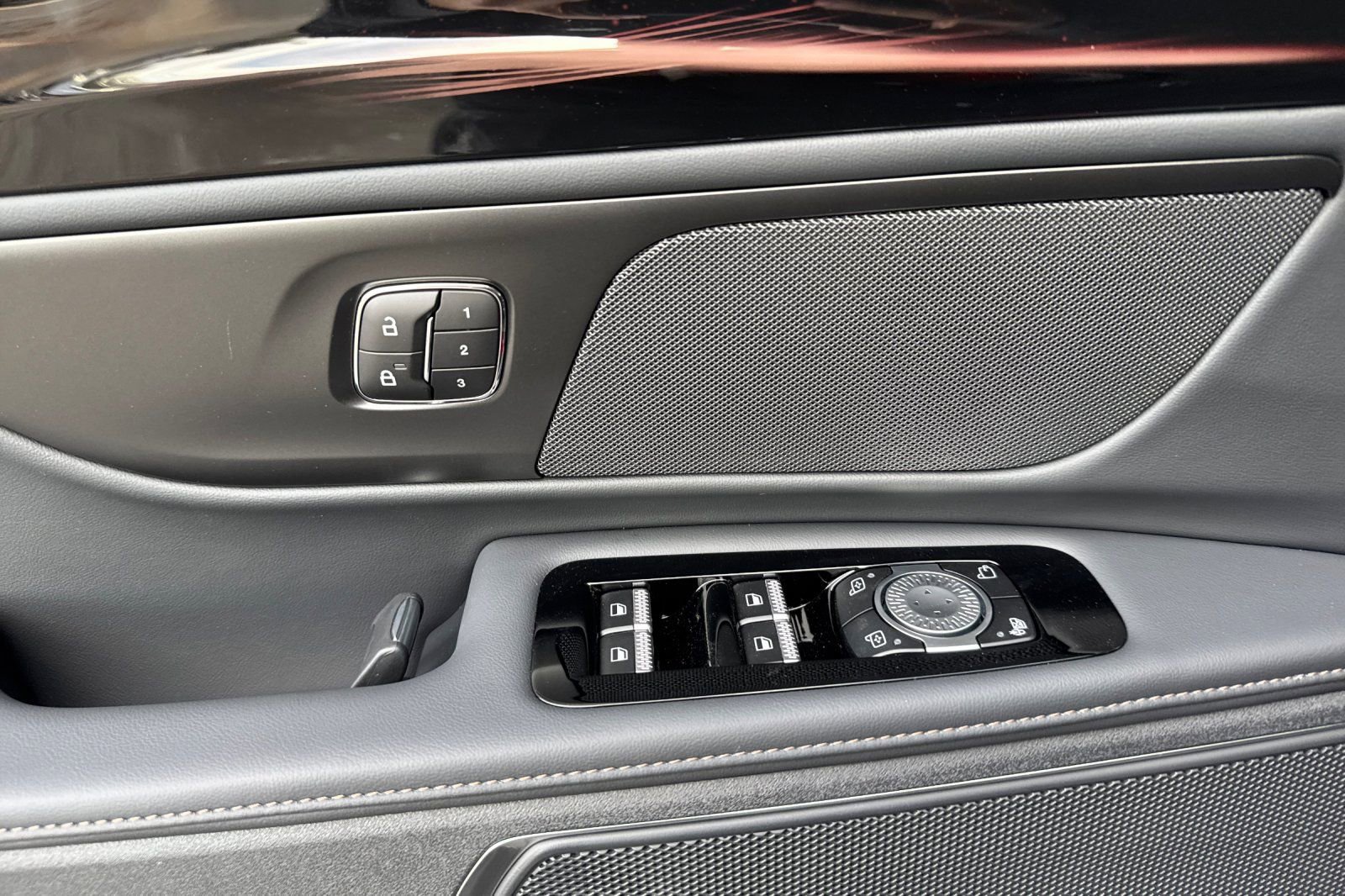 New 2026 Lincoln Nautilus Premier image 9