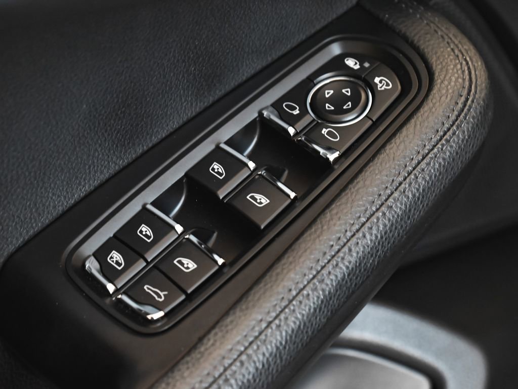 Used 2021 Porsche Macan S image 13