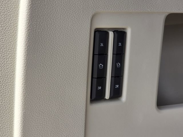 Used 2018 Lincoln Navigator Select w/ Technology Package image 33