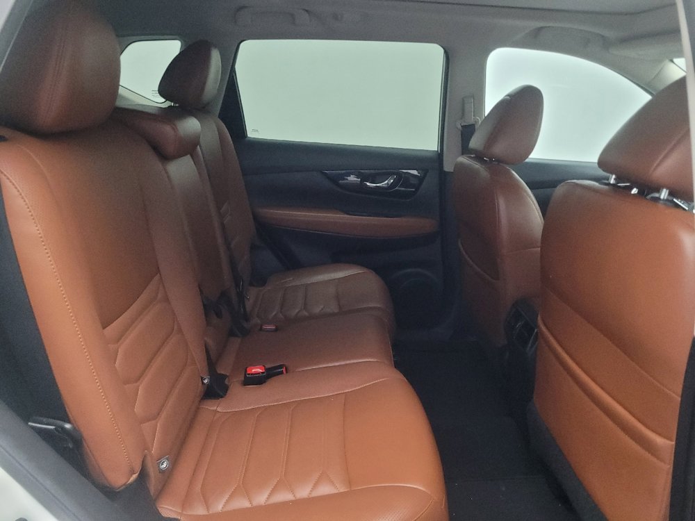 Used 2017 Nissan Rogue SL w/ SL Premium Package FWD image 19